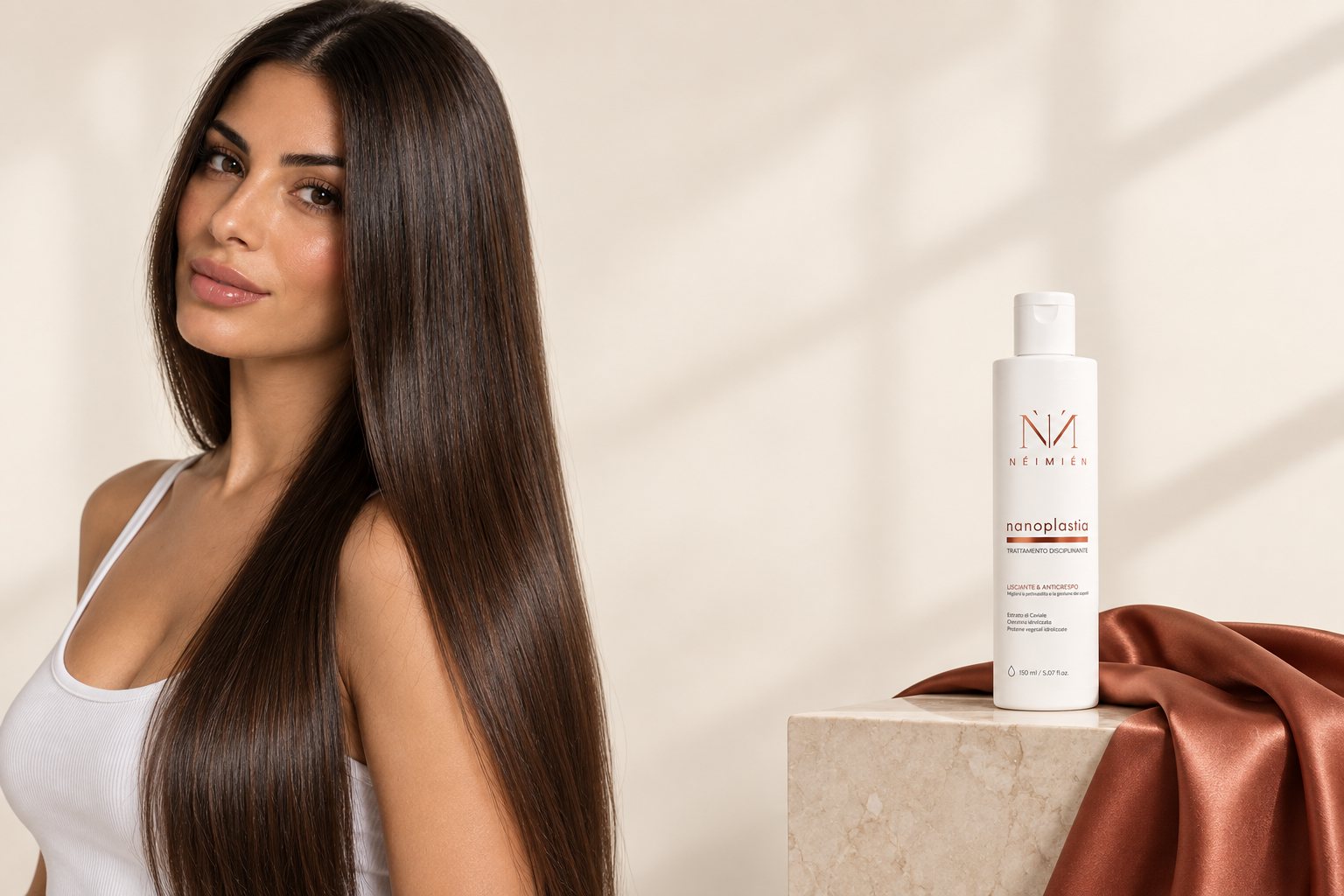 Capelli lisci e lucidi dopo Nanoplastia Neimien, con il flacone